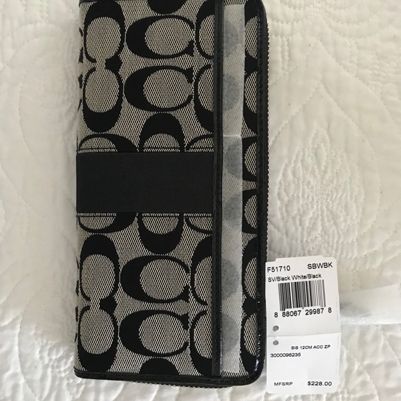 Coach Wallet - Picture 3 of 4